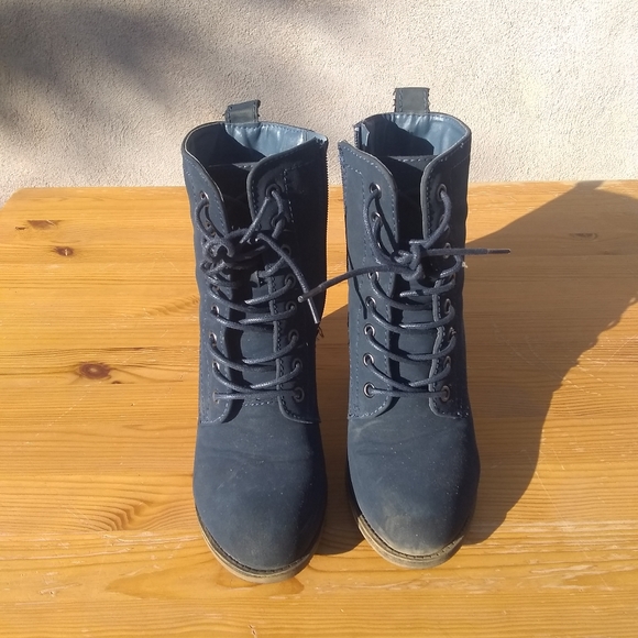 Boots - Picture 1 of 2